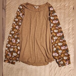 Gigio Women's Top with Floral Sleeves